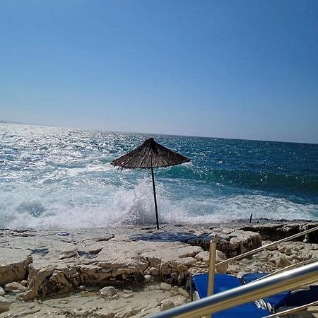 Riviera Rooms Саранда Екстер'єр фото