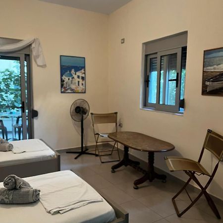 Riviera Rooms Саранда Екстер'єр фото