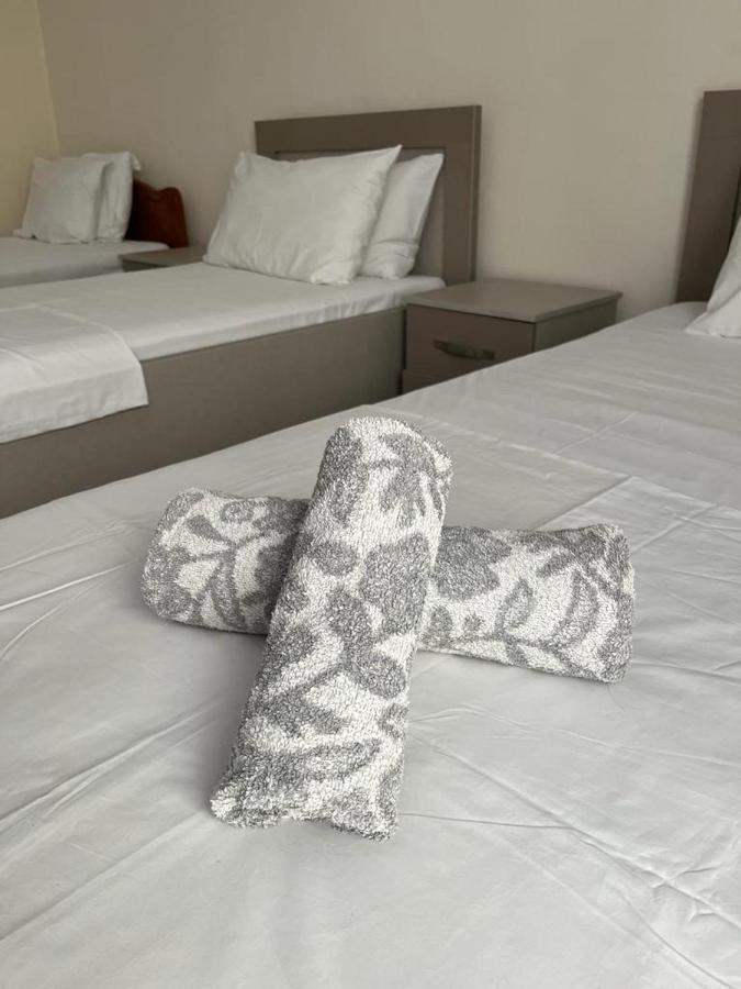 Riviera Rooms Саранда Екстер'єр фото